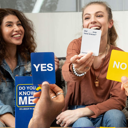 WHAT DO YOU MEME? Do You Know Me? - The Party Game That Puts You and Your Friends in The Hot Seat