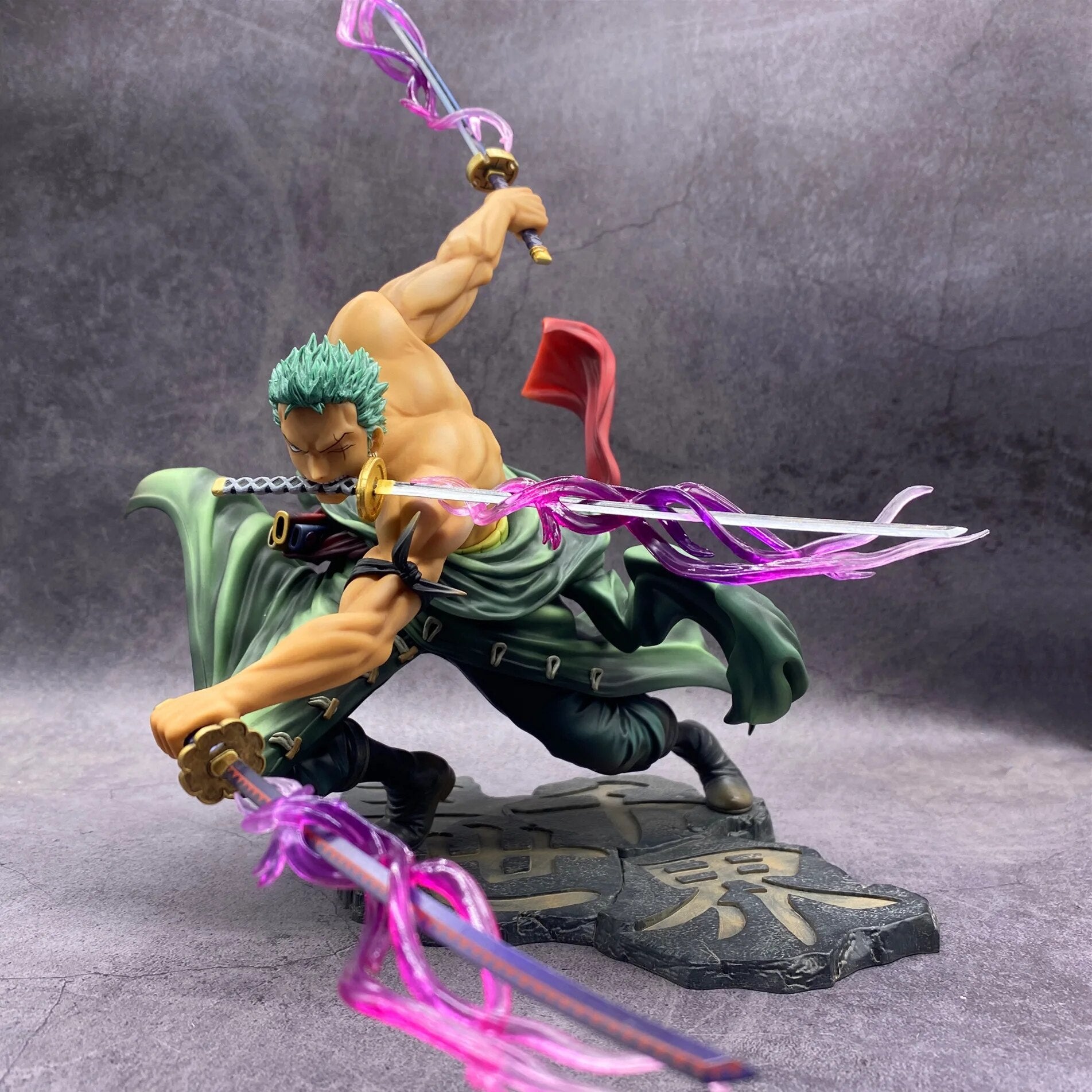 New One Piece 10cm Anime Figure Roronoa Zoro Three-Blade Sa-maximum Manga Anime Statue Action Figure Collection Model Kid Toy
