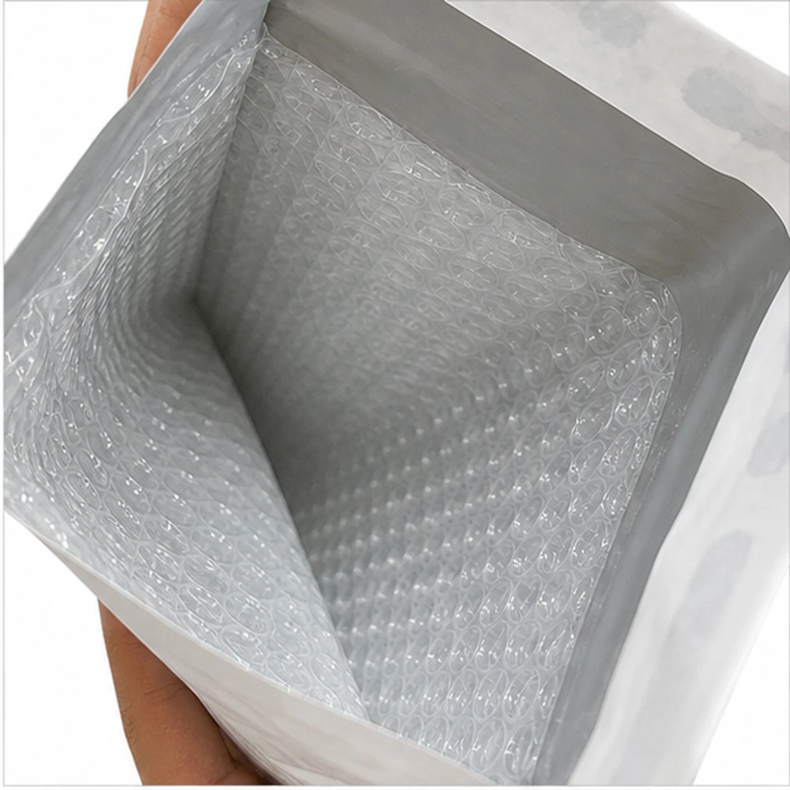 White padded bubble mailer courier bag image 2