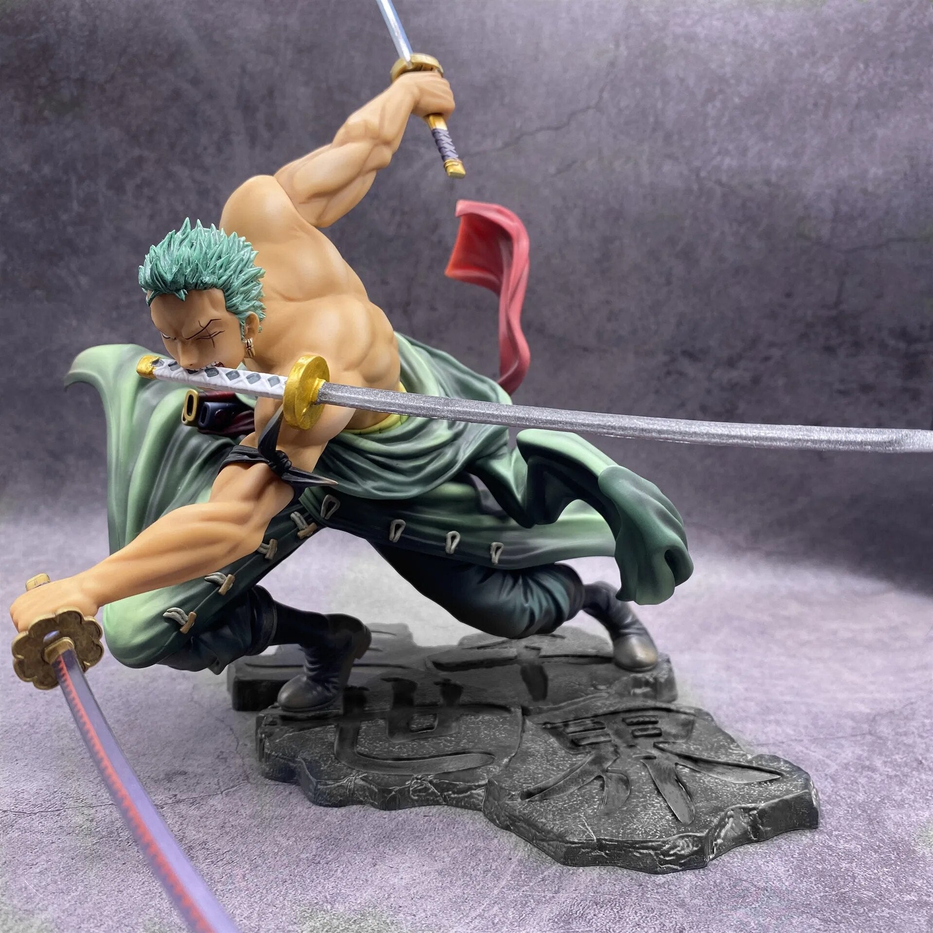 New One Piece 10cm Anime Figure Roronoa Zoro Three-Blade Sa-maximum Manga Anime Statue Action Figure Collection Model Kid Toy