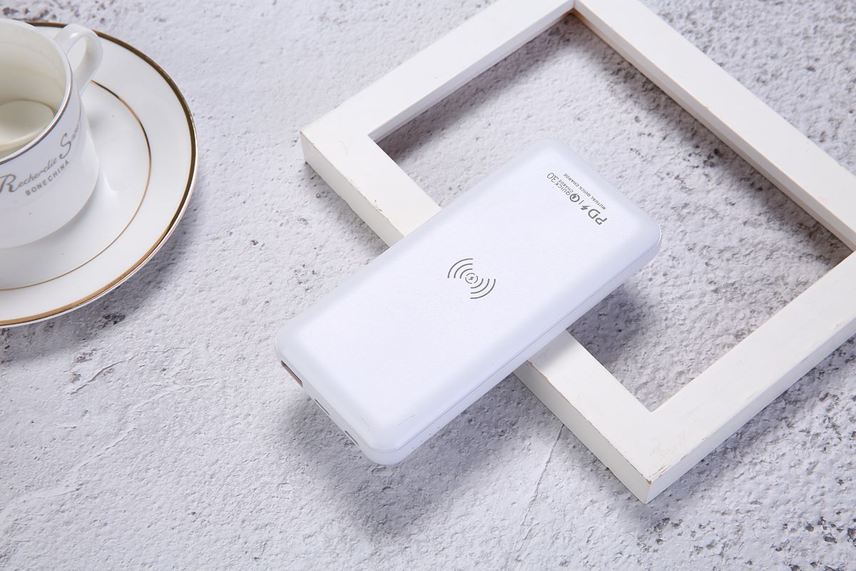 WIRELESS PD QC 3.0 FAST CHARGING POWER BANK 10000MAH